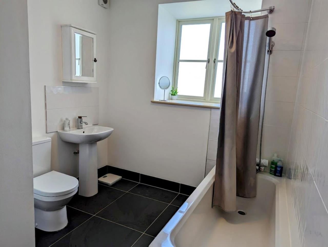 4 Bedroom House, Central Ulverston Eksteriør bilde
